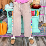 Latte Crocket Patch Cropped Pants