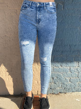 Load image into Gallery viewer, Acid Wash Skinny Jean